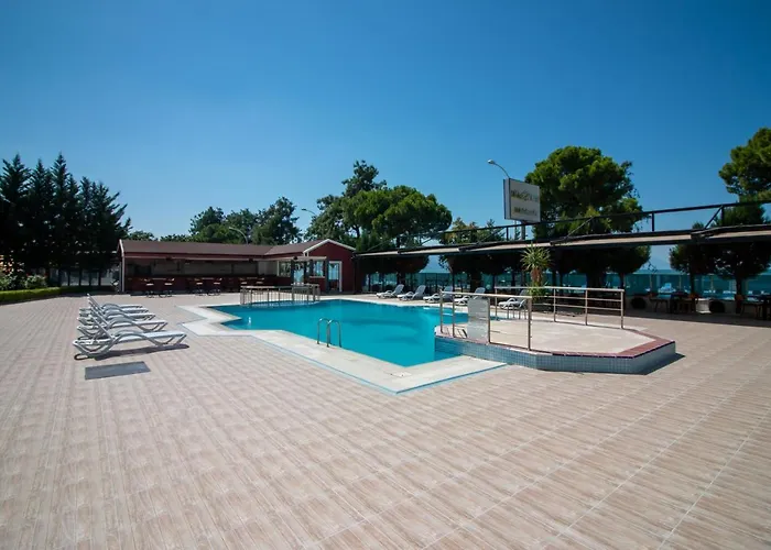 Lake Life Hotel
